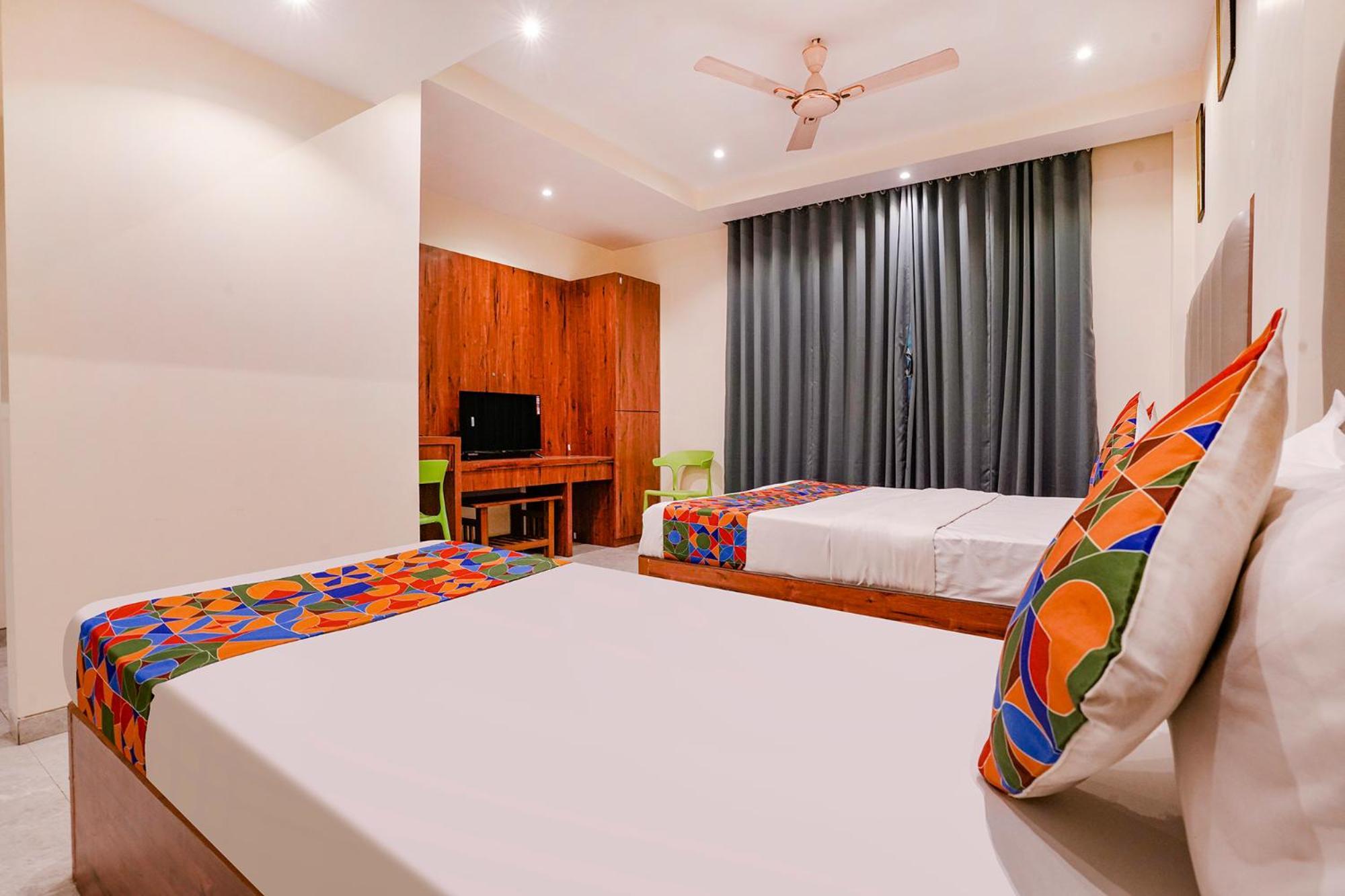 Hotel Fabexpress Utsav Residency - Nr Panvel Jāmb Exterior foto